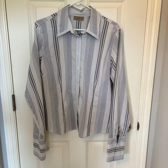 Women’s size 16 French cuff button down shirt by i.e. - Picture 2 of 7